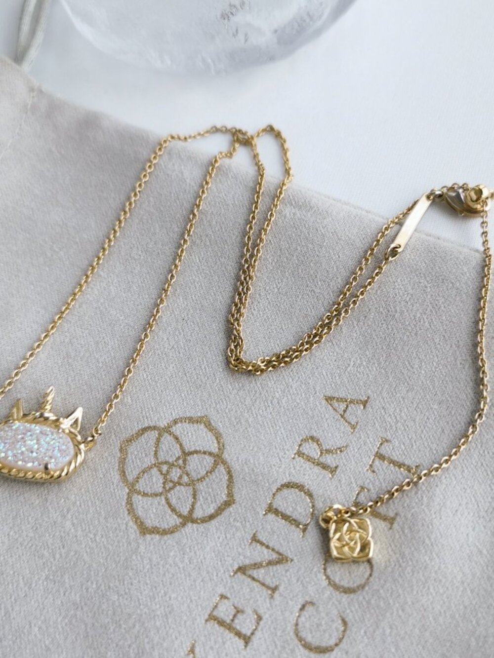 Kendra Scott Necklace Elisa Unicorn Gold Short Pendant Necklace - Picture 2 of 4